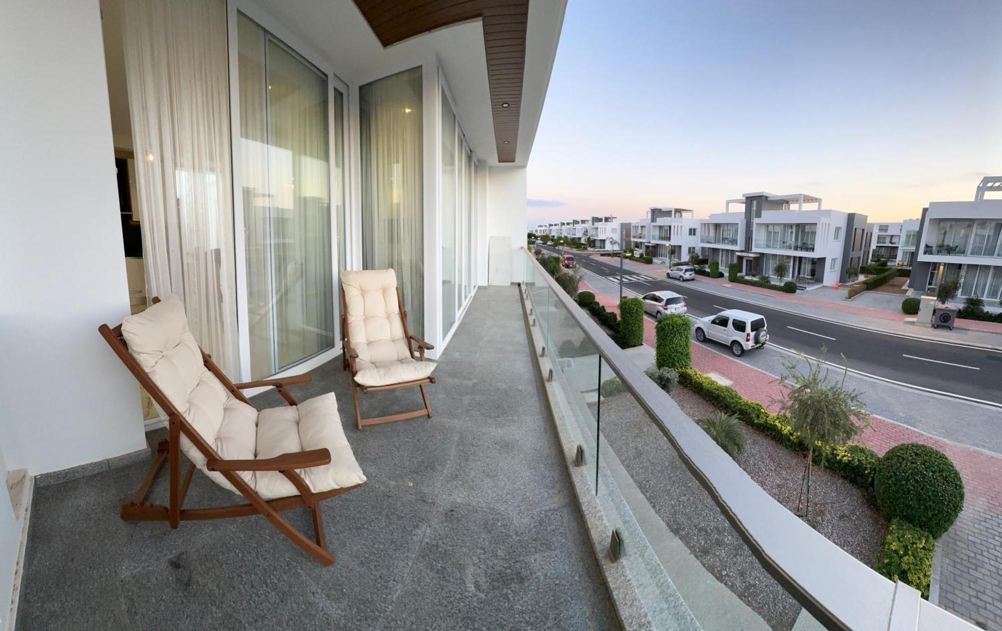 Four Seasons Life - Luxury - With 2 Bedrooms Apartment *